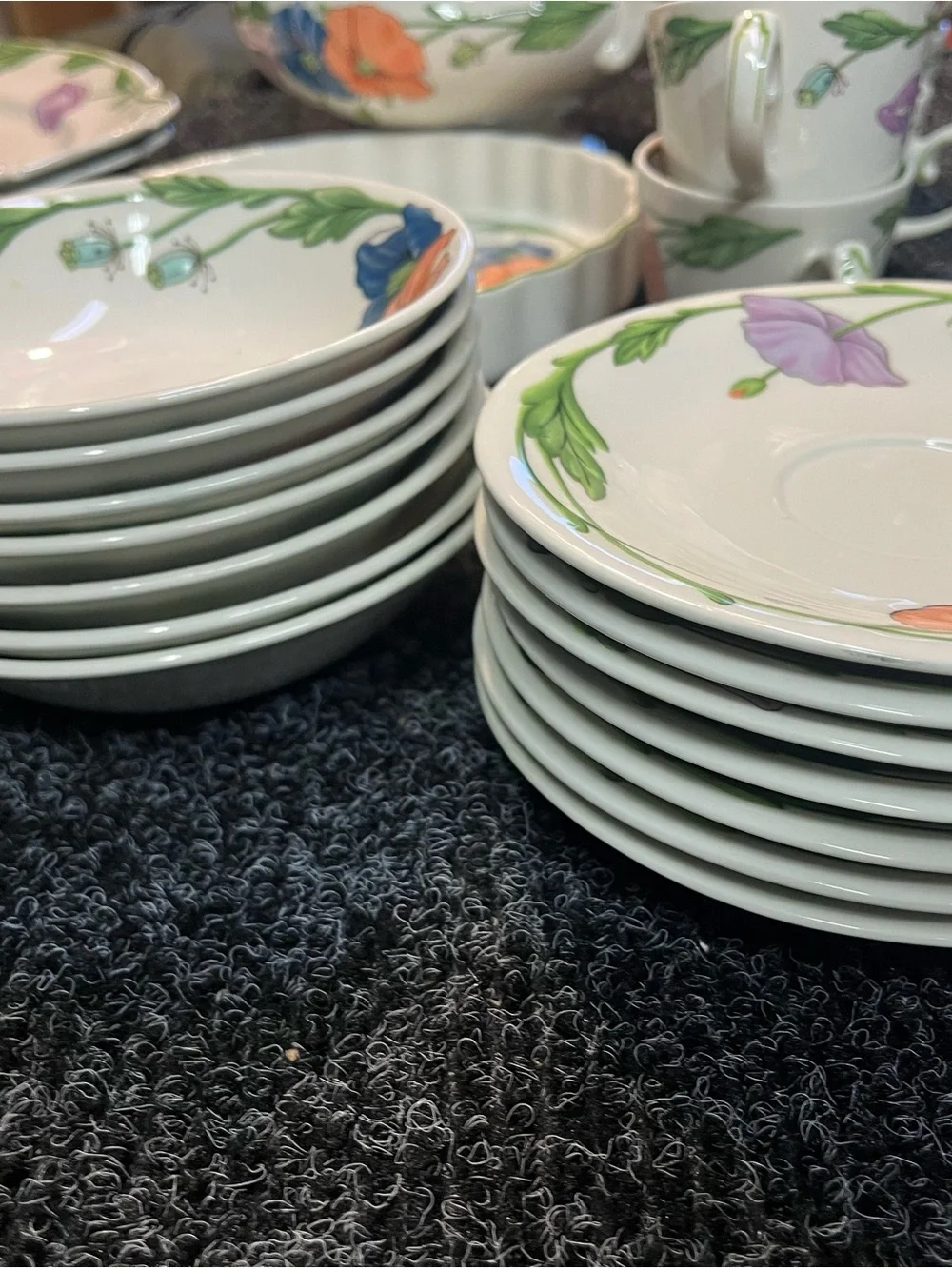 Villeroy & Boch Amapola Floral Porcelain Dinnerware Set